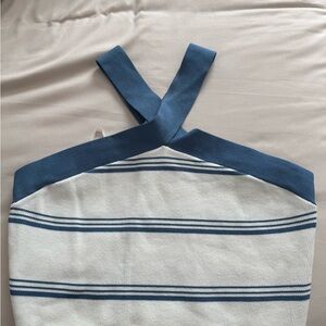 Babaton Cross neck crop top